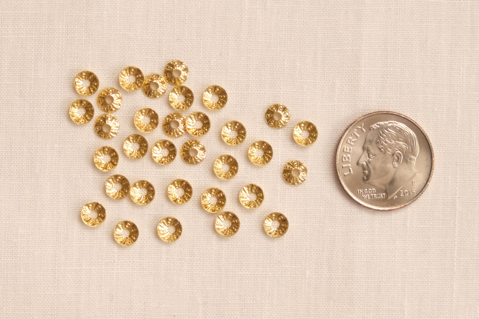 Die Stamped Gilt Spangles (Flitter and Folien)